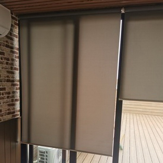 August 28, 2022 - Smart home roller blind curtain